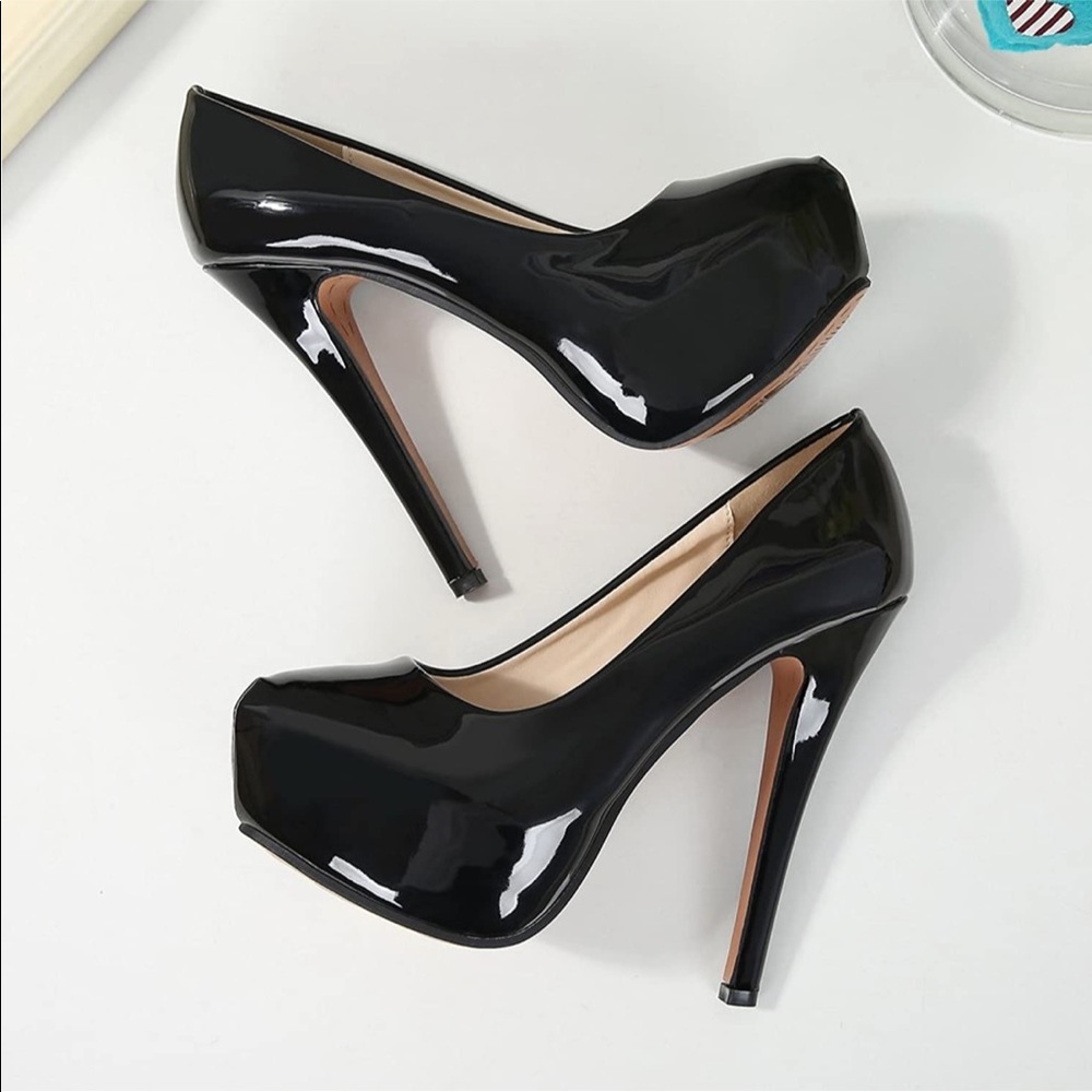 Shiny Ochenta Black Patent Leather Stilettos